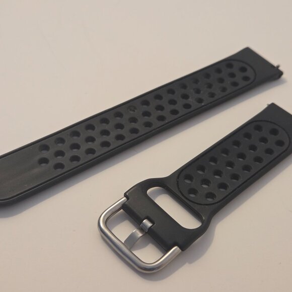 Black Silicone Universal Watch Band, 20mm - Picture 8 of 9